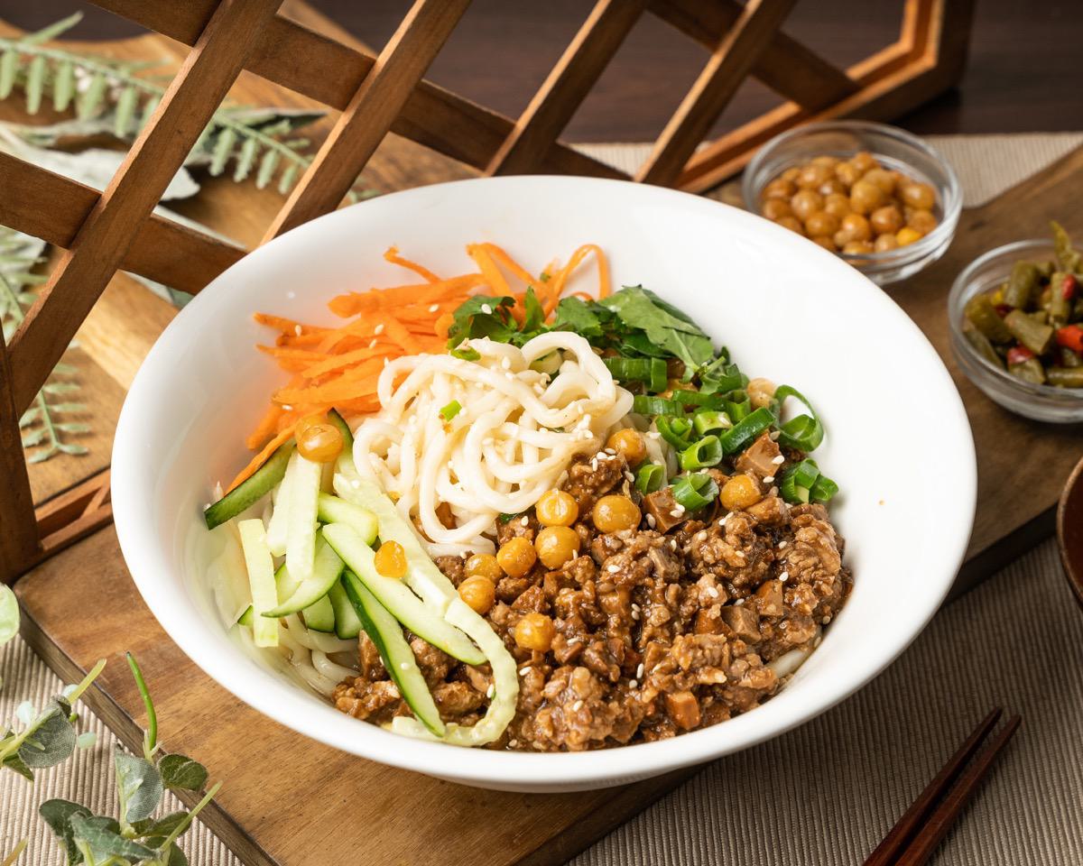 巷口一碗酸辣粉 新北永和店 炸醬麵 2880x2304